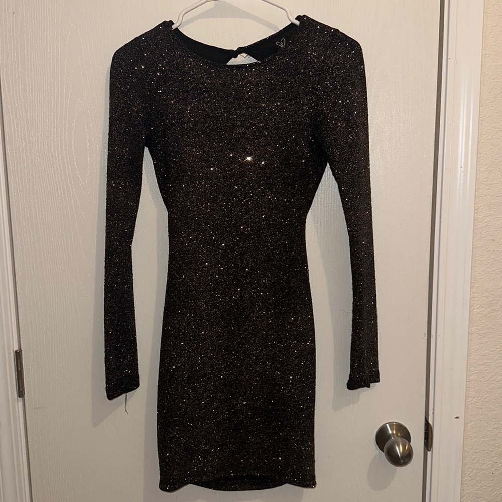 Windsor women’s size small sparkly little black dress